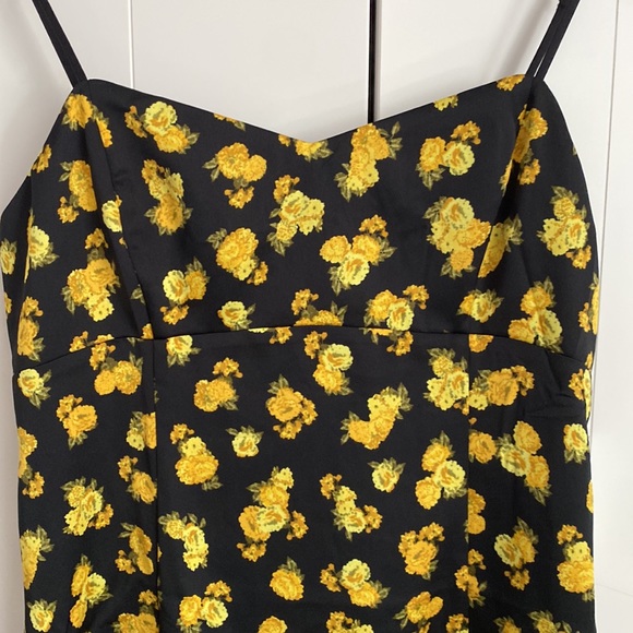 For love and lemons dress - Picture 4 of 10